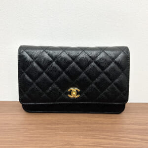 シャネル マトラッセ クラシックチェーンウォレット AP4241 キャビアスキン 黒 ゴールド金具