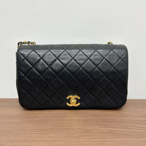 シャネル マトラッセ チェーンショルダーバッグ 23 ラムスキン ゴールド金具 黒