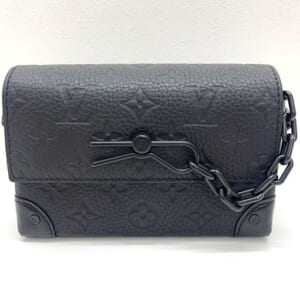 ルイヴィトン モノグラムトリヨン スティーマーウェアラブルウォレット M81746