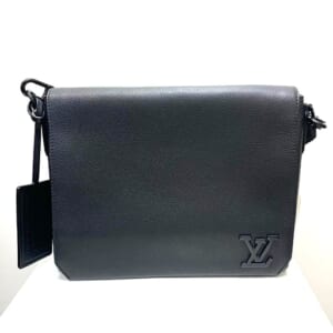 ルイヴィトン アエログラム テイクオフメッセンジャー M57080