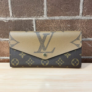 ルイヴィトン モノグラムジャイアントリバース ポルトフォイユサラ M80726