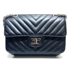 シャネル シェブロン 20 チェーンショルダーバッグ シルバー金具 フラップに被ってる部分に汚れあり 多少の金具傷