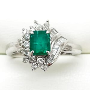 エメラルドリング 0.73ct