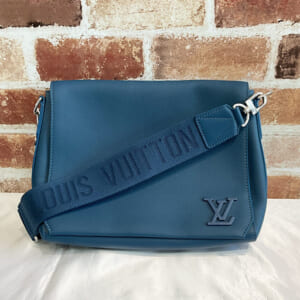 ルイヴィトン アエログラム テイクオフメッセンジャー M23709