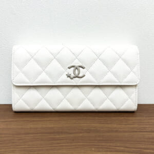 シャネル CCスター ロングフラップウォレット AP3724 キャビアスキン白