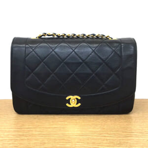 シャネル ダイアナ チェーンショルダーバッグ A01165 25 ラムスキン ゴールド金具
