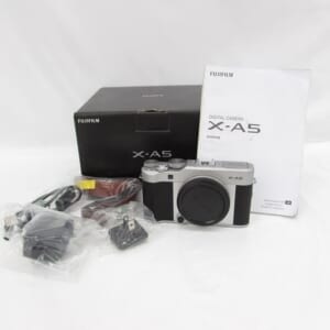 富士フイルム FUJIFILM ミラーレス一眼カメラ X-A5 ボディ シルバー 中古品