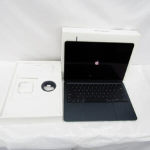 中古品 Apple アップル MacBook Air 2024 13インチ A3113 Z1BC0008T カスタムモデル USキー ミッドナイト M3/8GB/SSD256GB