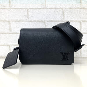 ルイヴィトン アエログラム ファストラインウェアラブルウォレット M82085