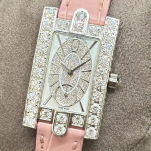 ハリーウィンストン アヴェニューエリプティック AVEQHM21WW241