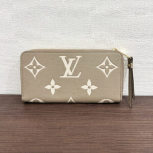 ルイヴィトン モノグラムアンプラント ジッピーウォレット M69794