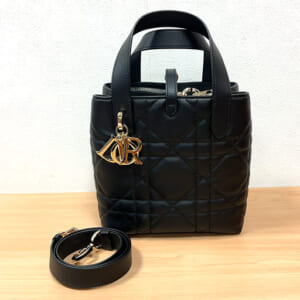 ディオール トゥジュール バーティカルトートバッグ スモール M2835OSNW_M900