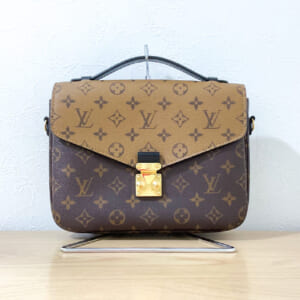 ルイヴィトン モノグラムリバース ポシェットメティスMM M44876