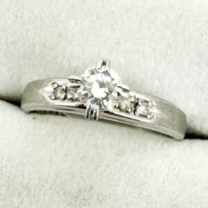 ダイヤモンドリング 0.29ct