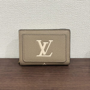 ルイヴィトン モノグラムアンプラント ポルトフォイユクレア M82370