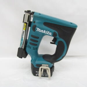 マキタ マキタ 充電式タッカ ST110D+バッテリー+BL1430 セット 中古