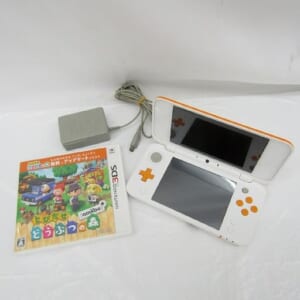 中古品 任天堂 NINTENDO New ニンテンドー2DS LL ホワイト×オレンジ JAN-001 とびだせどうぶつの森セット