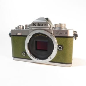 Nikon ニコン ミラーレス一眼カメラ Z fc ボディ [オリーブグリーン]