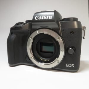 Canon キャノン ミラーレス一眼カメラ EOS M5 ボディ ブラック 中古品