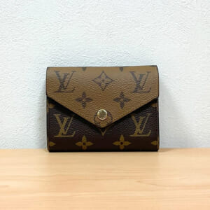 ルイヴィトン モノグラムリバース ポルトフォイユヴィクトリーヌ M81557