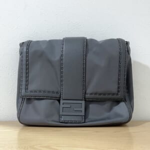 フェンディ バゲット メッセンジャー 7VA536