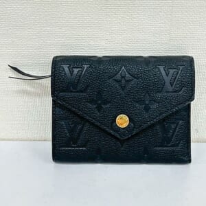 ルイヴィトン モノグラムアンプラント ポルトフォイユヴィクトリーヌ M64060