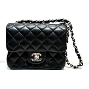 シャネル マトラッセ チェーンショルダーバッグ A35200