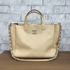 シャネル マトラッセ ステッチ チェーントートバッグ AS0240