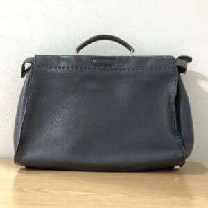 フェンディ セレリアピーカブービジネスバッグ 7VA388