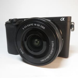 SONY ソニー ミラーレス一眼カメラ α6400 ILCE-6400K パワーズームレンズキット [ブラック] 中古品