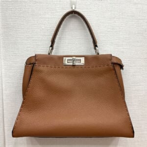 フェンディ ピーカブー ミディアム 8BN226