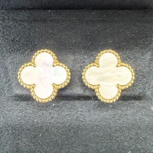 ヴァンクリーフ＆アーペル ヴィンテージアルハンブラマザーオブパールピアス VCARA44100