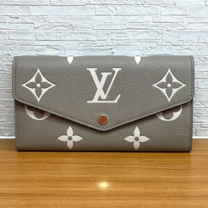 ルイヴィトン モノグラムアンプラント ポルトフォイユサラ M81049