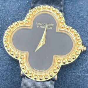 ヴァンクリーフ＆アーペル アルハンブラスモール VCARD21900