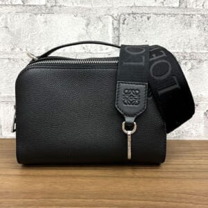 ロエベ クロスボディカメラバッグミニ C660R41X02