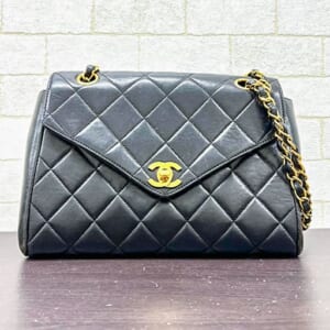 シャネル マトラッセ Vフラップチェーンショルダーバッグ