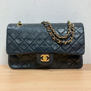 シャネル マトラッセ チェーンショルダーバッグ A01112