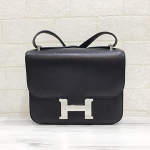 エルメス コンスタンス 18 黒 エヴァーカーフ シルバー金具