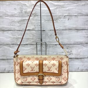 ルイヴィトン フォールフォーユー マキシポシェットアクセソワール M20920