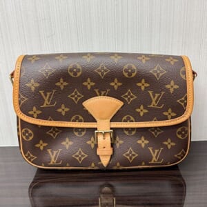 ルイヴィトン モノグラム ソローニュ M42250