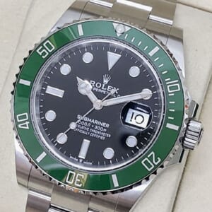 ロレックス サブマリーナ デイト 126610LV