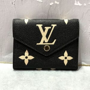 ルイヴィトン モノグラムアンプラント ポルトフォイユヴィクトリーヌ M80968