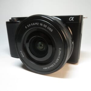 SONY ソニー ミラーレス一眼カメラ VLOGCAM ZV-E10L パワーズームキット ブラック 中古品
