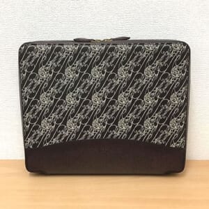 ベルルッティ エテュイドュヴォワヤージュ