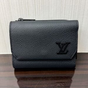 ルイヴィトン アエログラム ポルトフォイユパイロット M81740