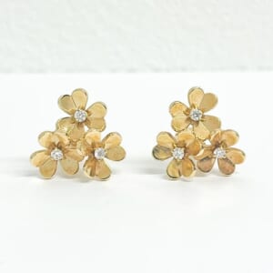 ヴァンクリーフ＆アーペル フリヴォルイヤリング 3フラワーミニモデル VCARP2DV00