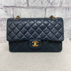 シャネル マトラッセ チェーンショルダーバッグ MM A01112 ラムスキン ゴールド金具 ネイビー