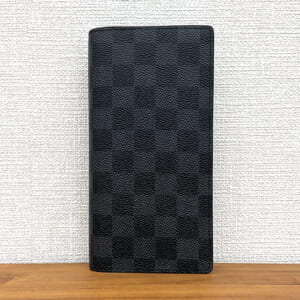ルイヴィトン ダミエグラフィット ポルトフォイユブラザ N62665