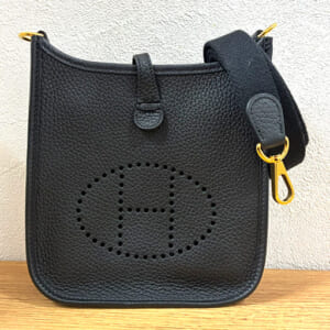 エルメス エヴリン TPM トリヨンクレマンス 黒 ゴールド金具