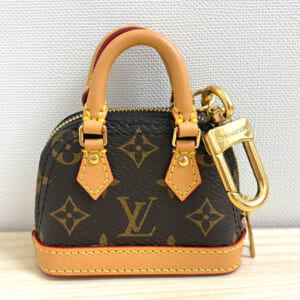 ルイヴィトン モノグラム バッグチャームミクロアルマ M00995